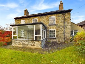 Derwlwyn Lane, Llanfyllin, Powys