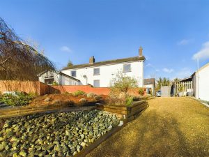 Pontdolgoch, Caersws